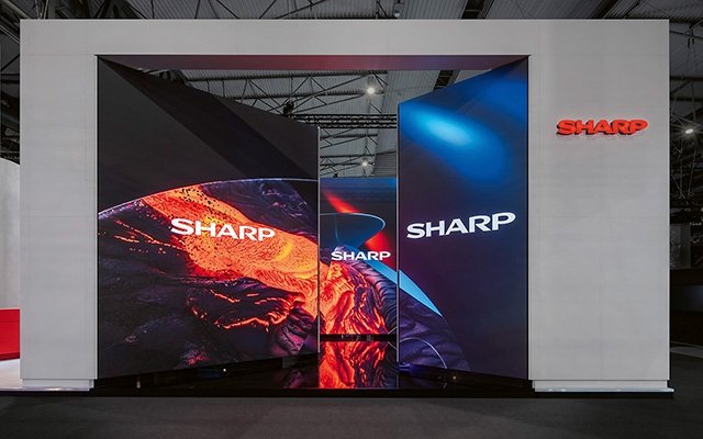 ISE 2025: Auftritt in rot – Sharp unter Sharp-Brand