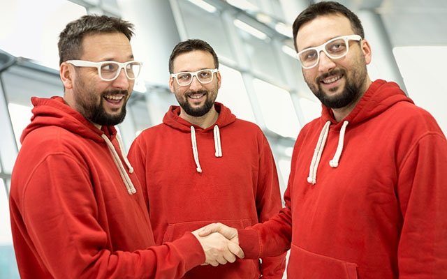 Man kann nicht an zwei Orten gleichzeitig sein? Von wegen!